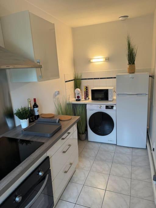 Appartement Confort Et Balcon Ludon-Medoc Exterior photo